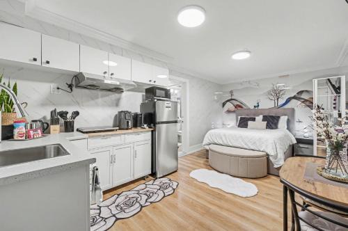 Secluded Bachelor Suite