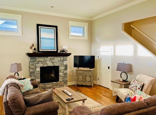 Qualicum Landing West Coast Cottage