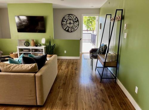 Modern Maple Flat