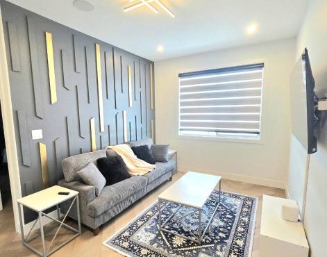 Serene 3 Bedroom Home near YEG with Pool table