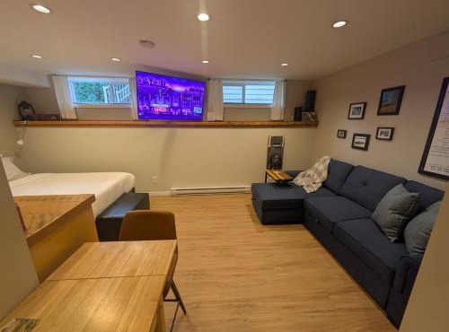 Fresh Studio Apartment in Central Rossland