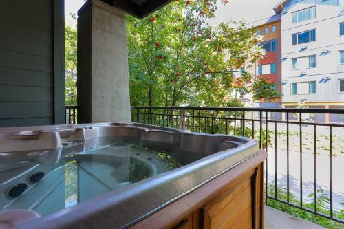 Slalom Creek 2 Bedroom & Den