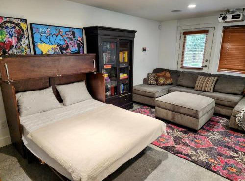 2BD Guest Suite Sleeps 6 Near Downtown & Beach