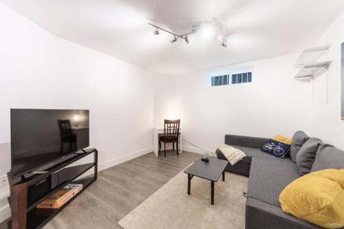 Lynn Valley 2BR Suite By Grouse Mtn & Lynn Canyon