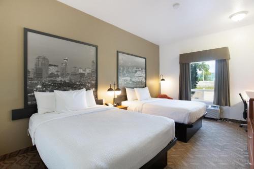 Super 8 by Wyndham Calgary Shawnessy Area