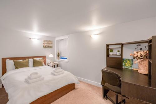 Prestigious 2 Bedrooms 2 Baths in West Point Grey