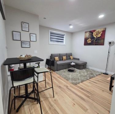 Little Heaven 2BR southwest Calgary in Calgary