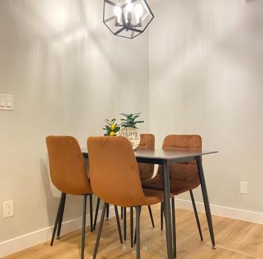 The Private Central Edmonton Suite - Comfortable & Fully-Equipped Basement Suite