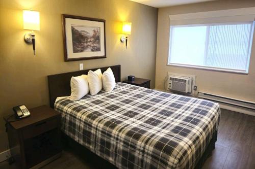 Rodeway Inn & Suites