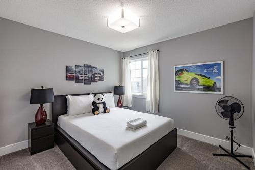 Group Getaway with Yard, Sleeps 13, Near YEG Airpt