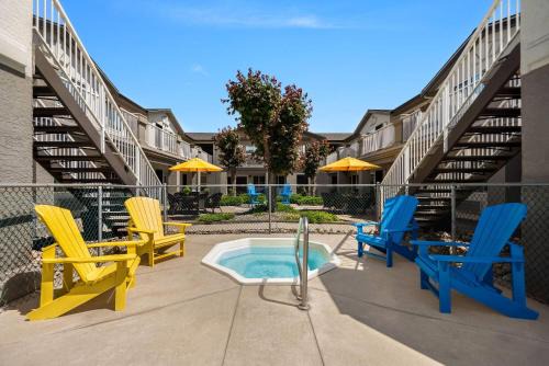 Days Inn by Wyndham Kelowna