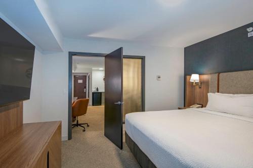 Holiday Inn Hotel and Suites-Kamloops by IHG