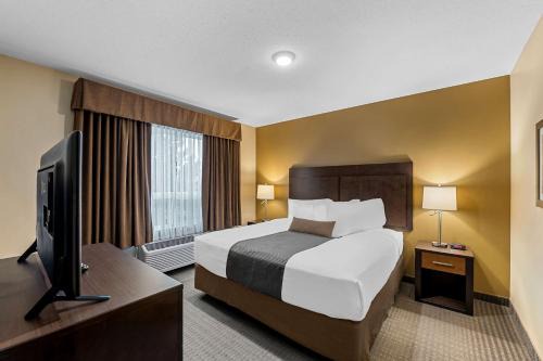 Best Western Plus Lacombe Inn and Suites