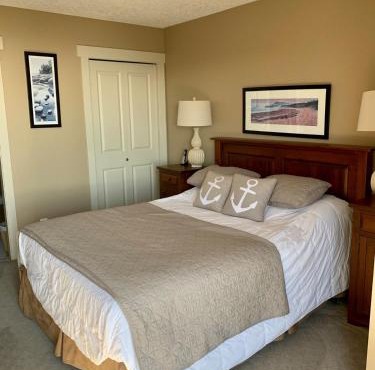 Sooke Harbour Townhouse - Waterfront 2-Bed Rental