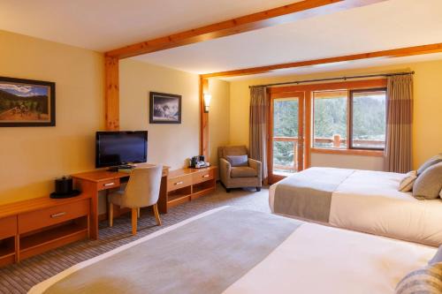 Tyax Lodge & Heliskiing