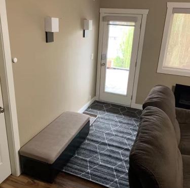 Licensed 2-Bedroom Suite Eco-Friendly Solar Home