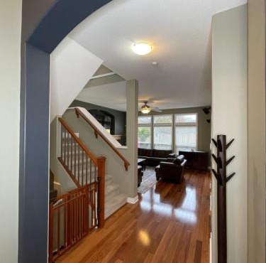 Metropolitan Dream Stay with Saltwater Pool and Hot Tub