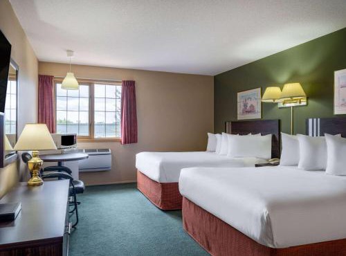 Travelodge by Wyndham Lacombe