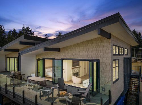 Beachfront Luxury Suite #18 at THE BEACH HOUSE