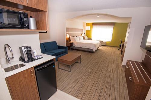 Holiday Inn Express Hotel & Suites-Hinton by IHG