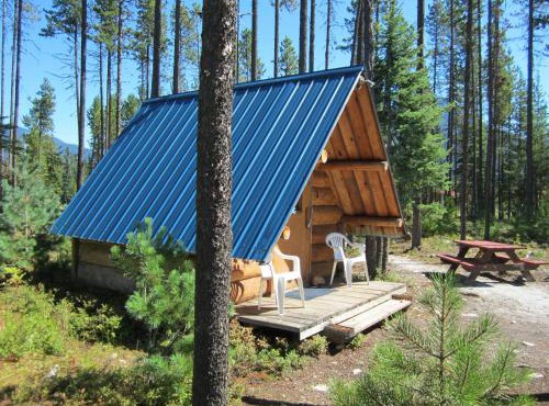 Blue River Campgrounds & Cabin-public washroom
