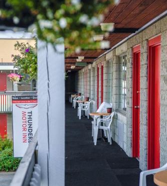 Thunderbird Motor Inn