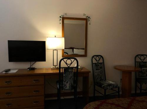 Chase Country Inn