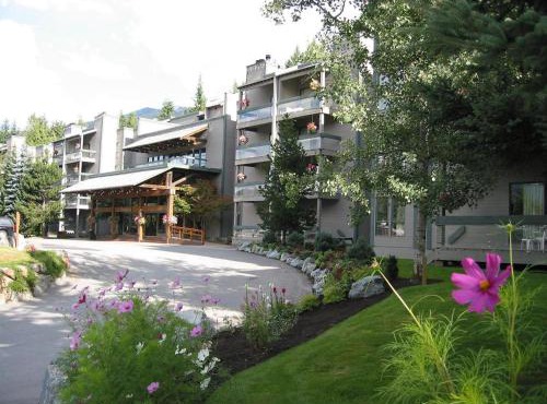 Tantalus Resort Lodge