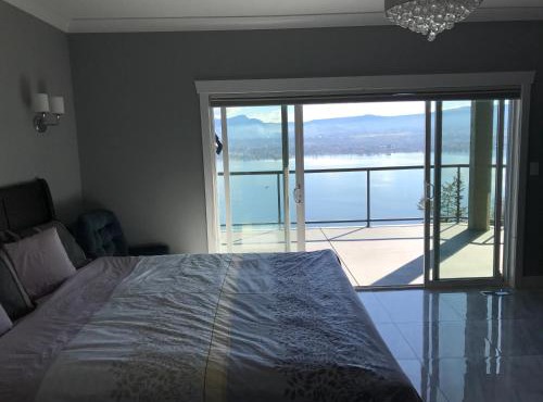 Lake and Bridge View Vacation Home