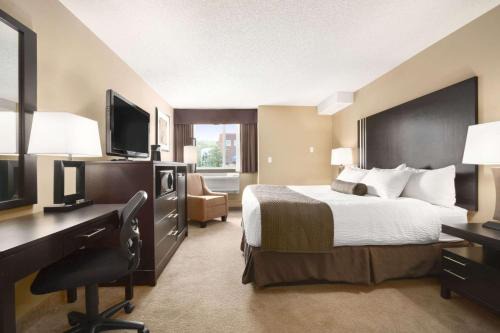 Days Inn by Wyndham Calgary Northwest