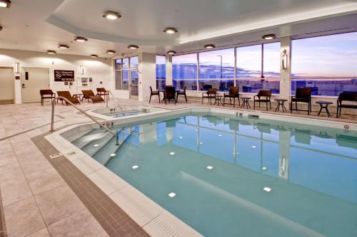 Hampton Inn Suites Medicine Hat 