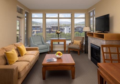 The Cove Lakeside Resort 